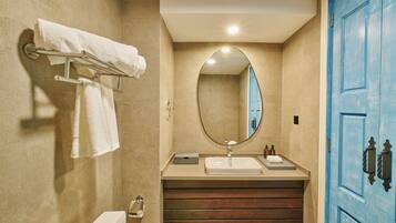 Shower, free toiletries, hair dryer, bathrobes