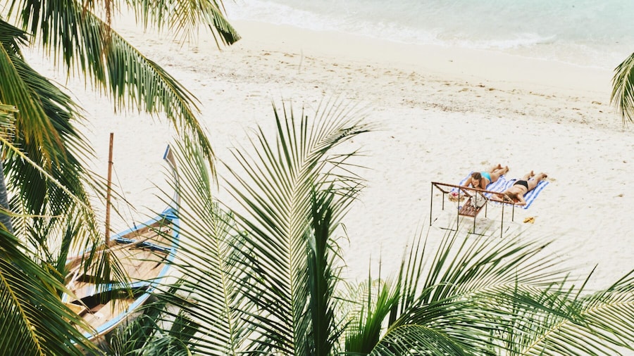 Beach Hotel Dhigurah