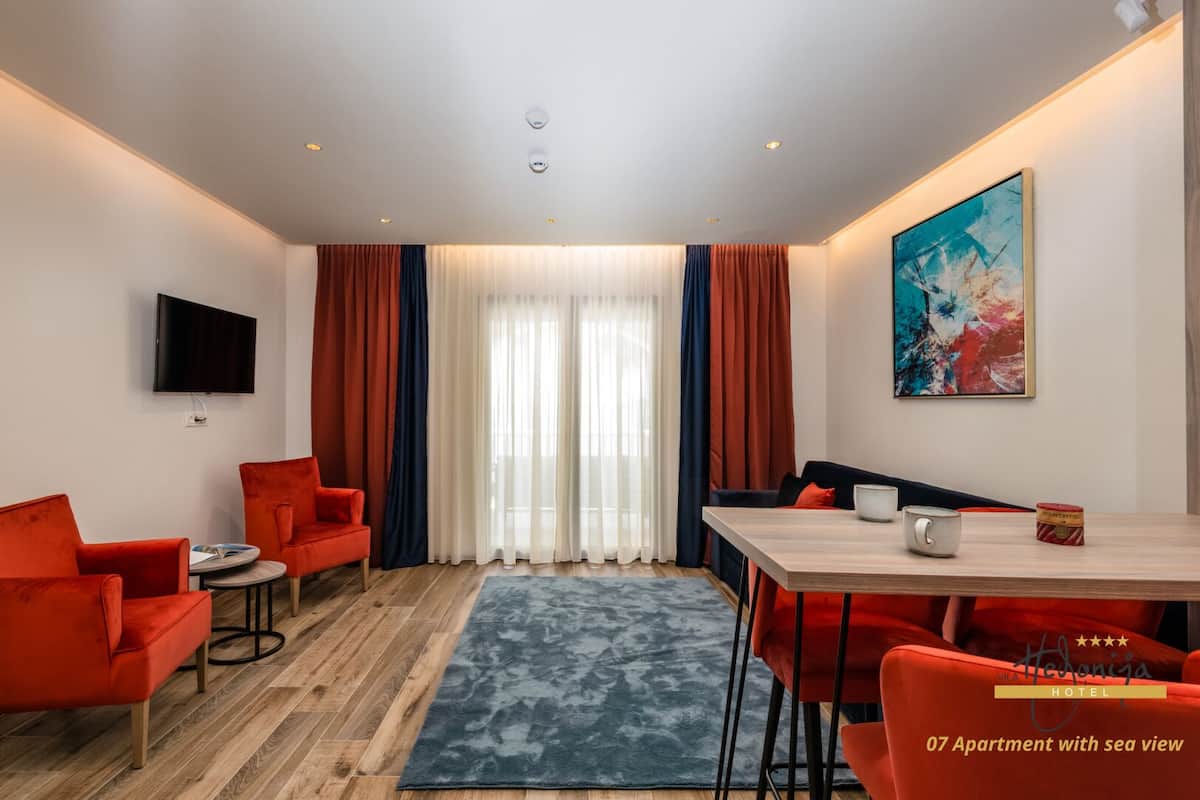 Deluxe Suite, 1 Double Bed with Sofa bed, Balcony, Sea View | Living area