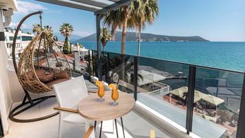Deluxe dubbelrum - balkong - havsutsikt | Terrass/Patio