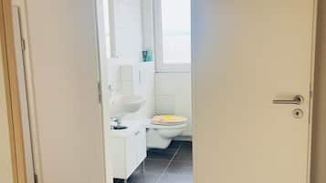 Dusche, Handtücher, Toilettenpapier