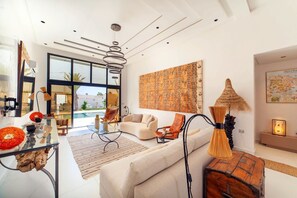TV - Villa Menzel Luxury, Djerba Tunisia (Djerba Midun)