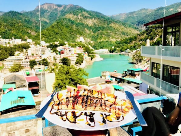 Daily full breakfast (INR 200 per person)