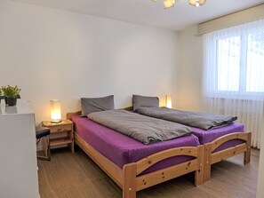 2 bedrooms, travel cot, free WiFi