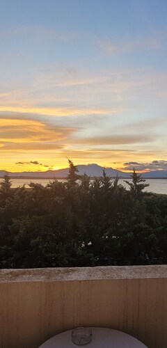 Appartement 40m2 avec vue sur le lac et le Canigou. 