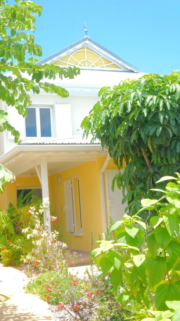 Exterior detail - Rental with garden 30 meters from the Plage de l'Autre Bord (Le Moule)