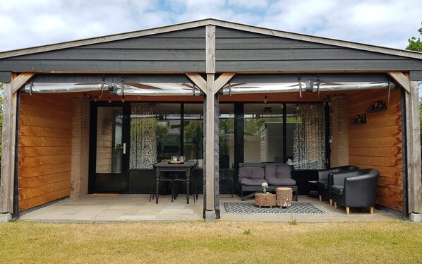 Exterior - Horrelshoogte 15 Holiday bungalow in Ouddorp by the Sea (Ouddorp)