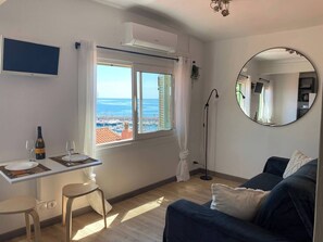 Living area - "Bay Menton" Sea View Old town (Menton)
