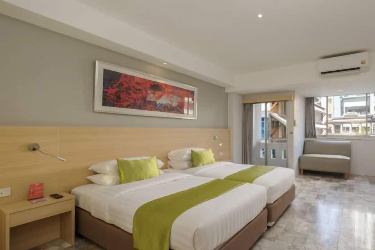 In-room safe, desk, laptop workspace, free WiFi