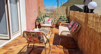 Macinaggio apartment 100m2, 2 terraces, 3 bedrooms close to shops and sea.