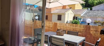 Macinaggio apartment 100m2, 2 terraces, 3 bedrooms close to shops and sea.