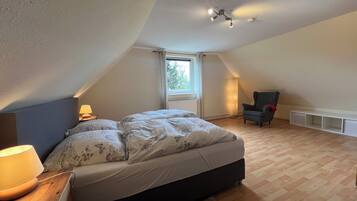 4 Schlafzimmer, Bügeleisen/Bügelbrett, Reisekinderbett, kostenloses WLAN