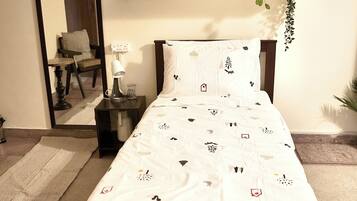 4 slaapkamers, een strijkplank/strijkijzer, wifi, beddengoed