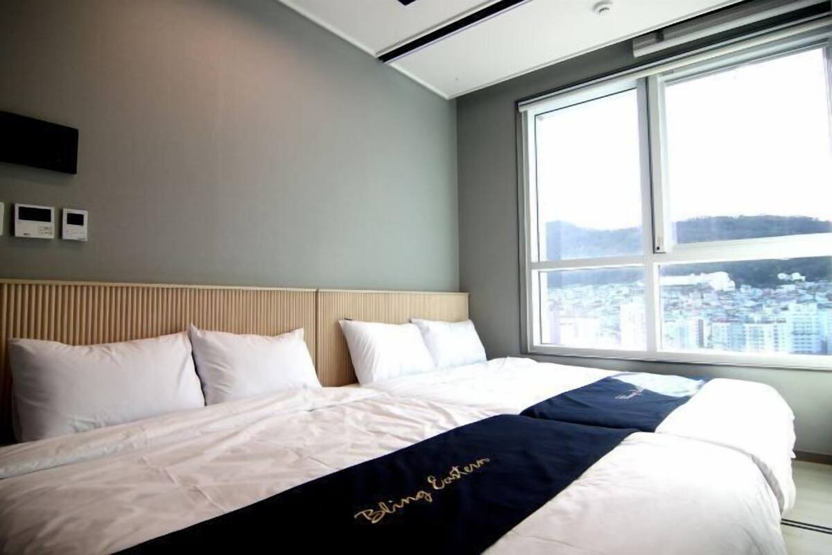 Desk, laptop workspace, WiFi (free), bed sheets