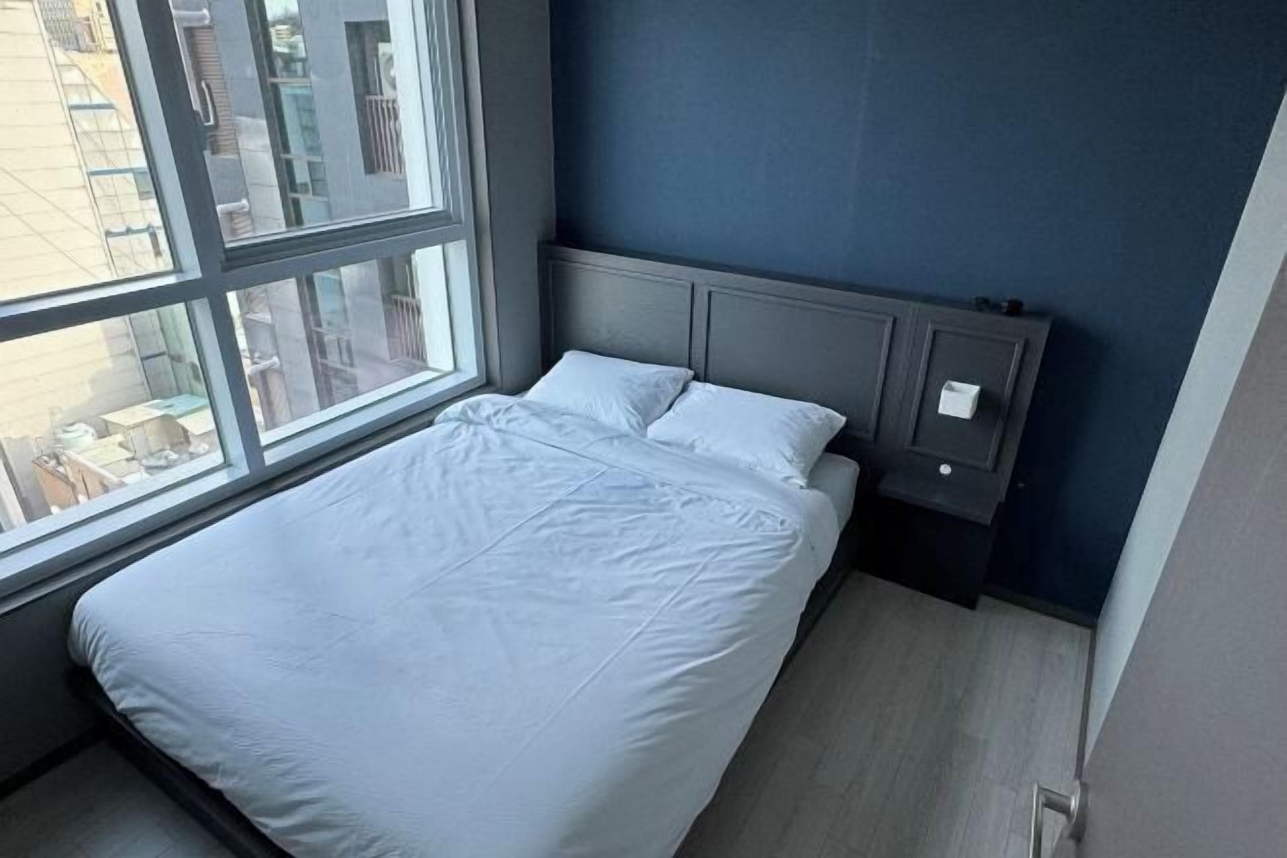 Escrivaninha, espaço de trabalho para notebook, Wi-Fi de cortesia