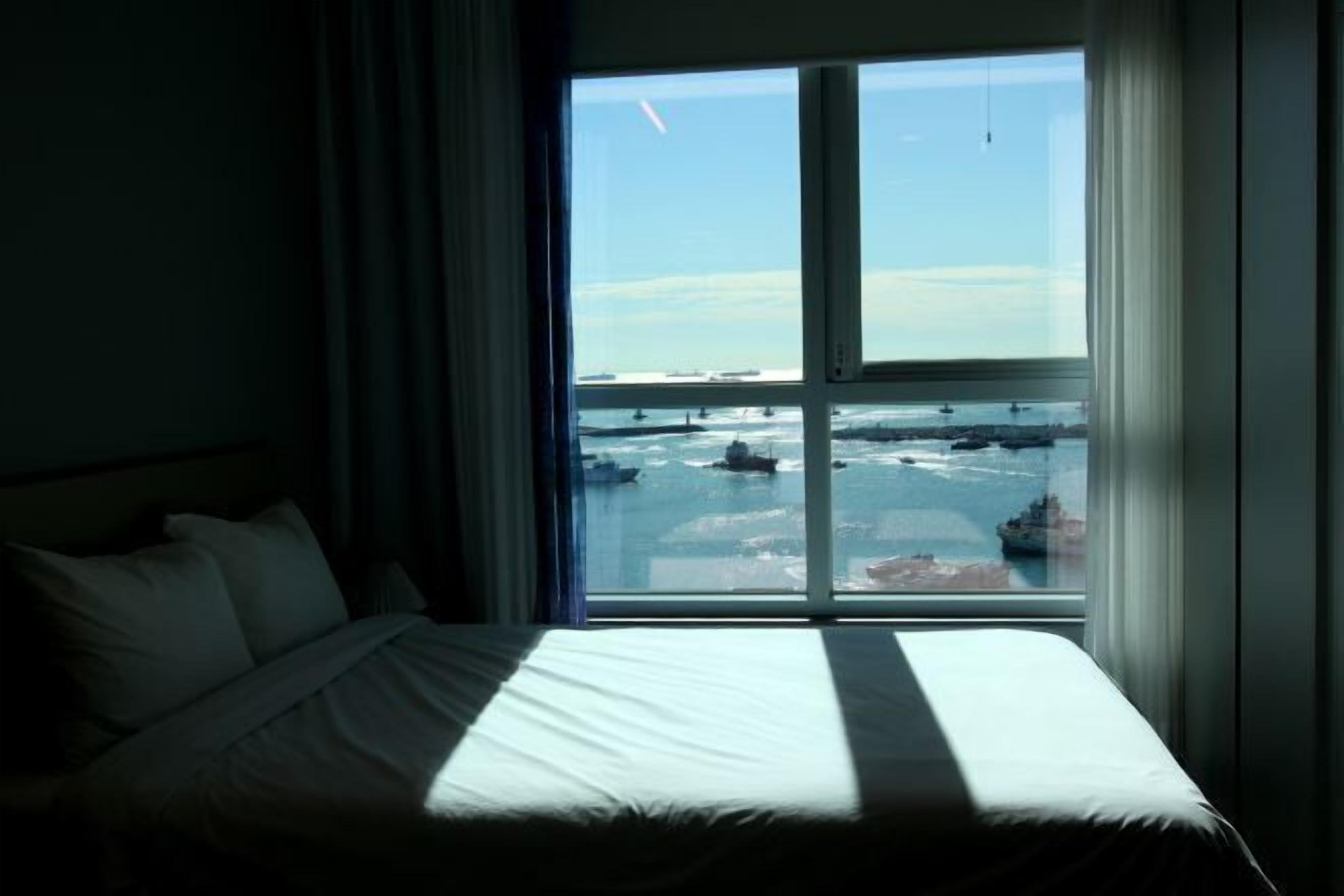 Desk, laptop workspace, free WiFi, bed sheets