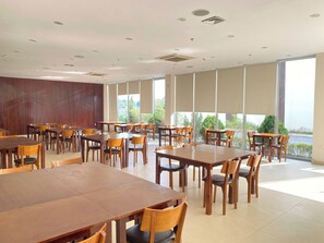 Restaurant - Juna Hotel (Tinh Gia)