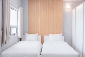 Deluxe Double or Twin Room | In-room safe, blackout drapes, free WiFi - Juna Hotel (Tinh Gia)
