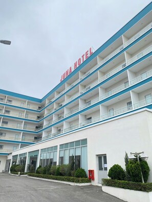 Front of property - Juna Hotel (Tinh Gia)