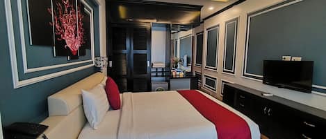 In-room safe, iron/ironing board, free WiFi