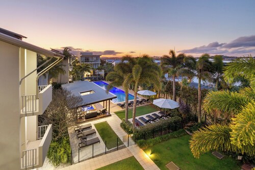 Penthouse with Rooftop and Spa - 3 BR Bali Resort in Kingscliff (1324)