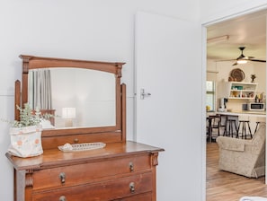 Interior - Charming 3-bedroom, 1 bathroom holiday house near the beach! (Tweed)