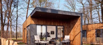 De 2-persoons versie van de vakantievilla Amalia 2 is uitgerust met een ruime sauna en hottub