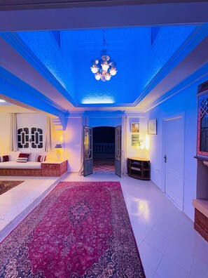 4 bedrooms, iron/ironing board, free WiFi, bed sheets - Authentic Villa Casablanca, Djerba Tunisia (Djerba Midun)