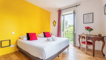 6 chambres, fer et planche à repasser, lit parapluie, Wi-Fi