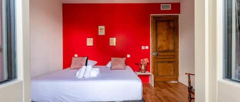 6 chambres, fer et planche Ă repasser, Wi-Fi, literie fournie