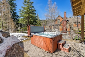 Bain à remous extérieur