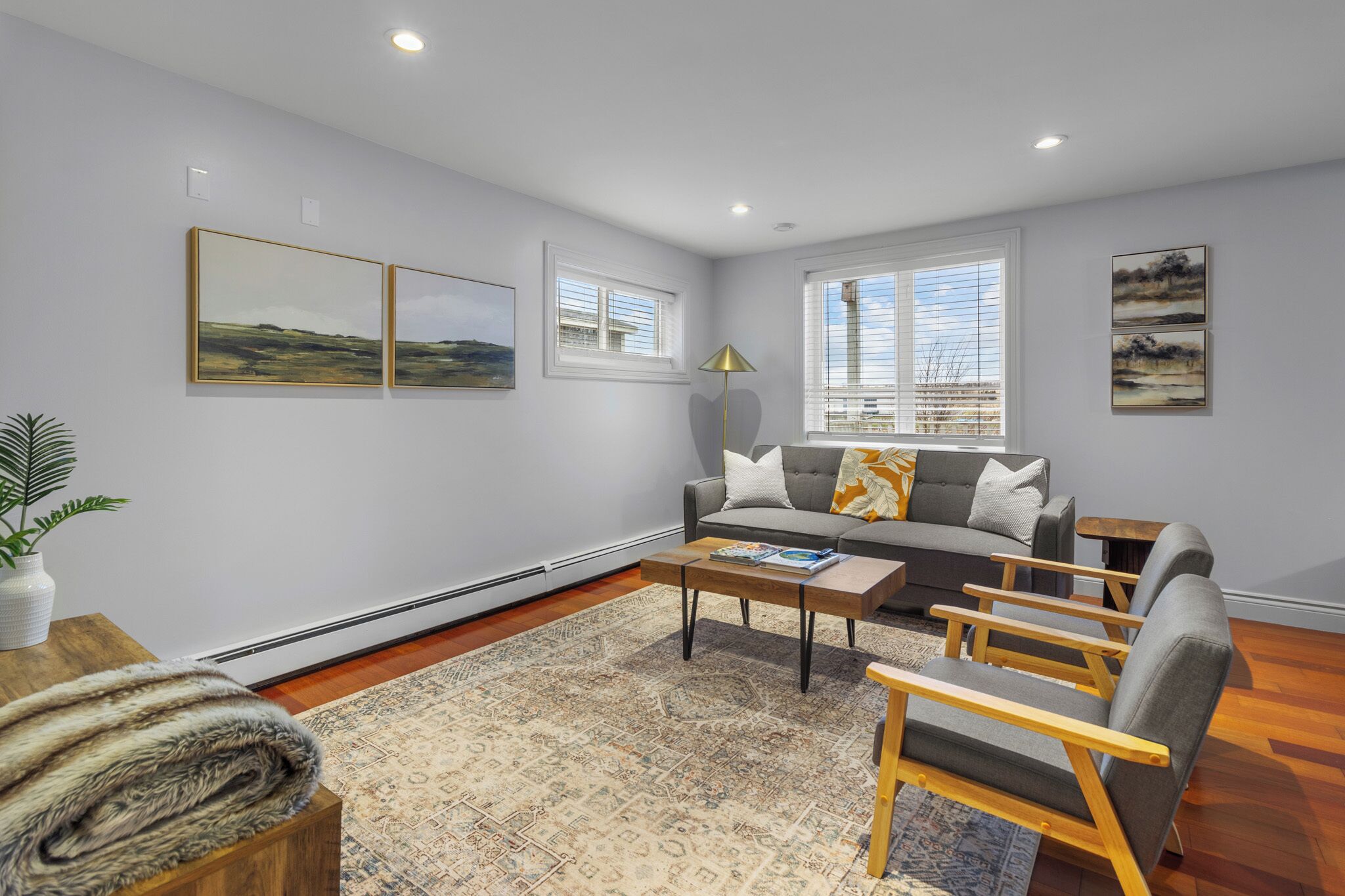 Televisión y oficina 