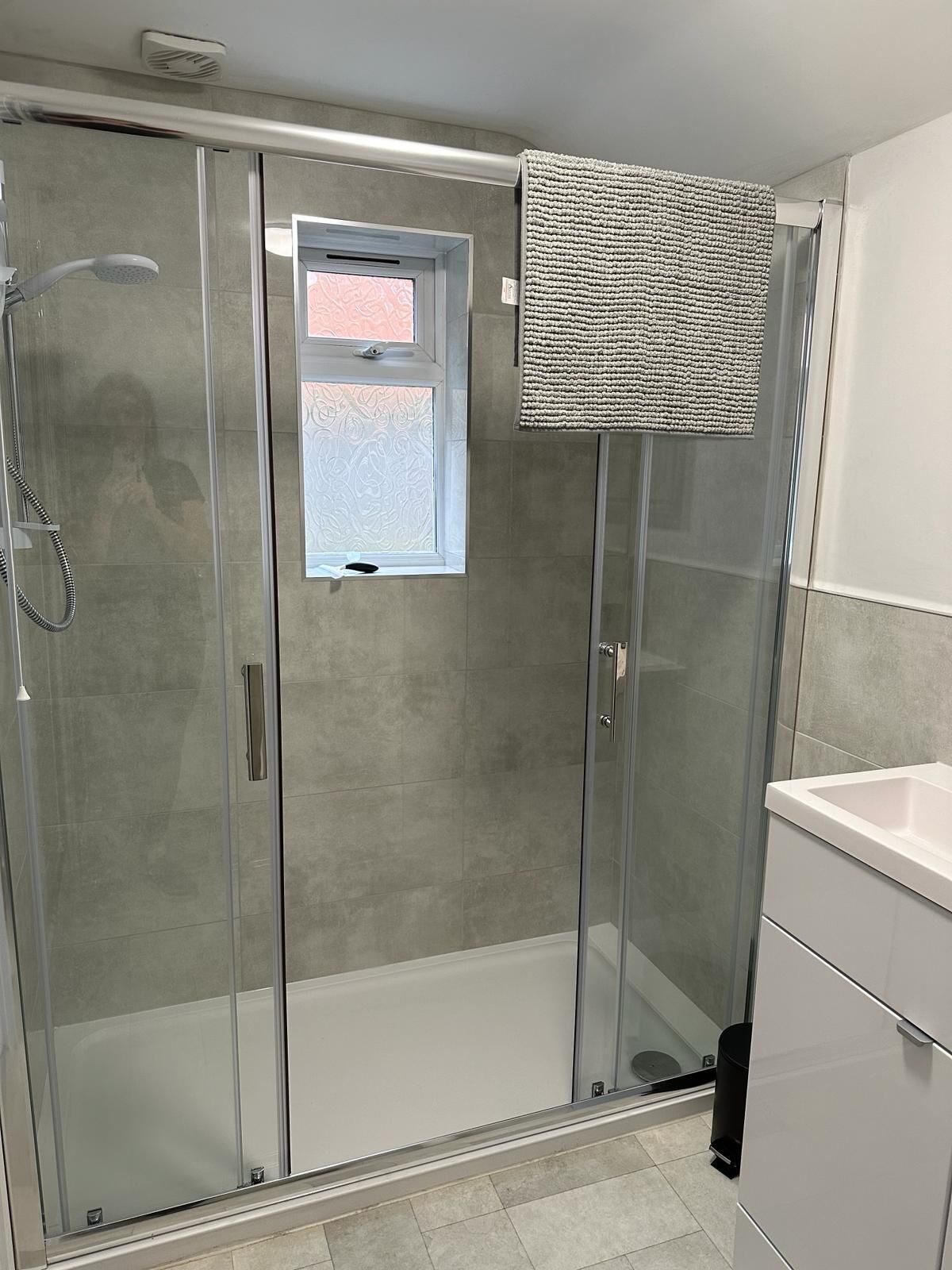 House | Bathroom | Shower, towels