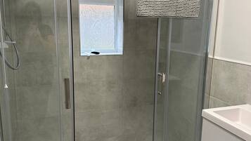 House | Bathroom | Shower, towels