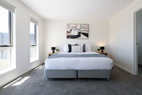 4 bedrooms, desk, iron/ironing board, free WiFi