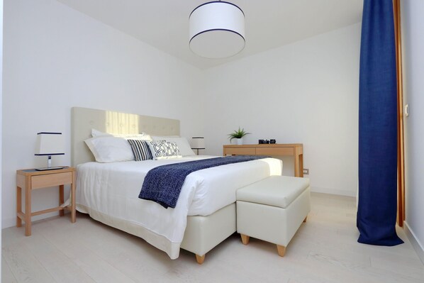 1 slaapkamer, een strijkplank/strijkijzer, gratis wifi, beddengoed