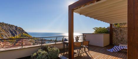 屋外ダイニングエリア