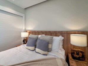 2 habitaciones, tabla de planchar con plancha, cuna de viaje y wifi
