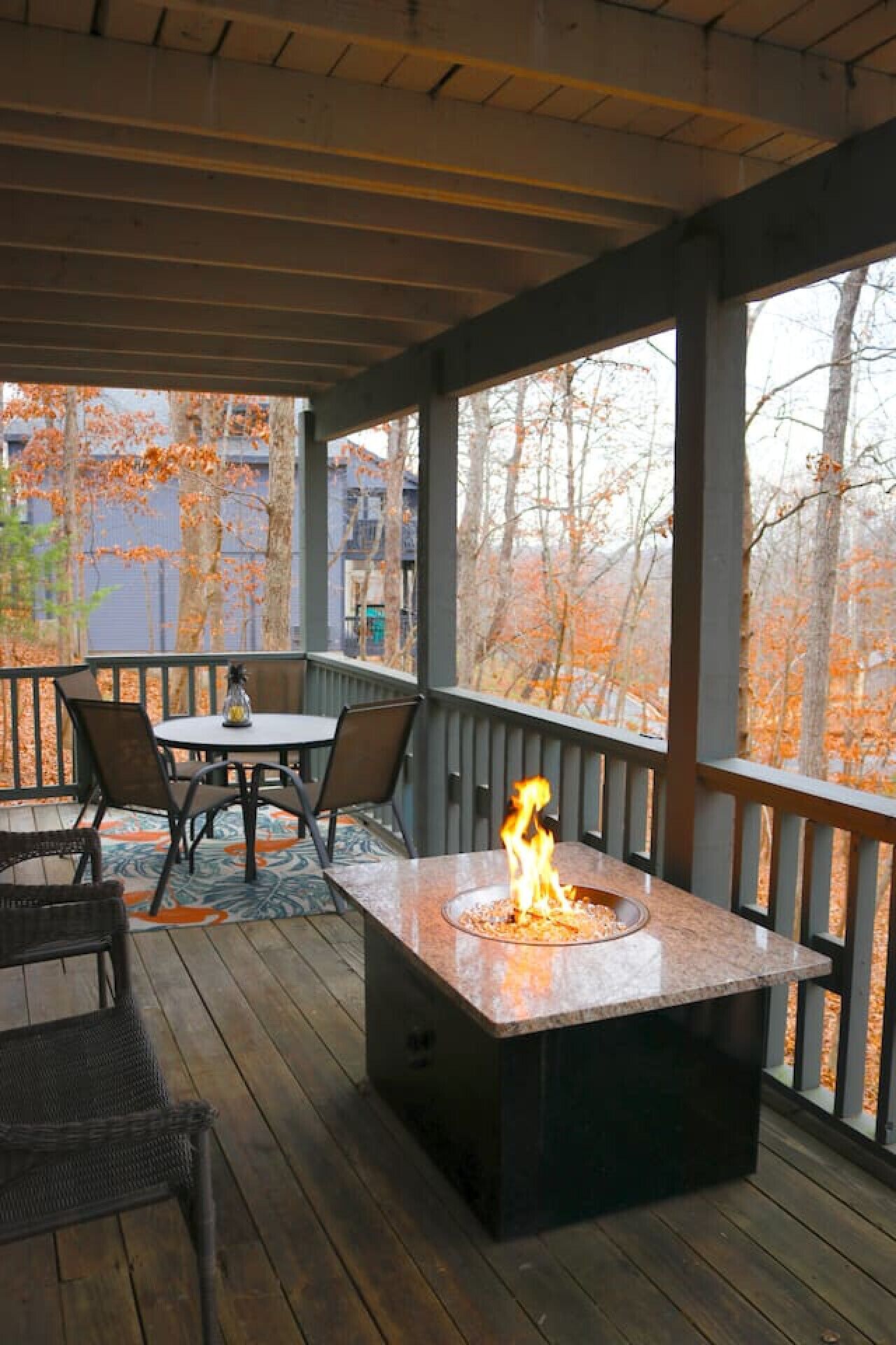 屋外ダイニングエリア