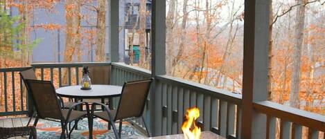 屋外ダイニングエリア