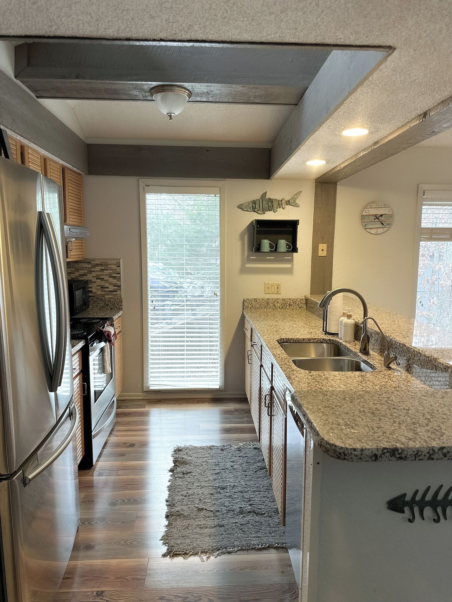 Refrigerador, microondas, parrilla de estufa y lavavajillas 