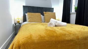 2 bedrooms, desk, iron/ironing board, free WiFi