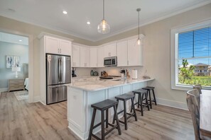 Fridge, microwave, stovetop, dishwasher - Azure Horizon Beachfront Charm in Gulf Shores (Gulf Shores)