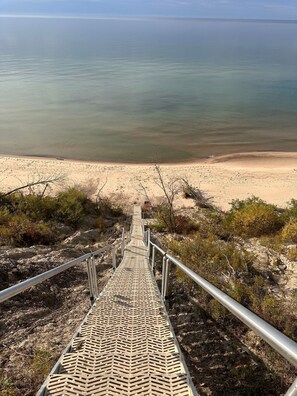 Beach - Luxury Lakefront Private Pool House, Hot Tub (Benton Harbor)