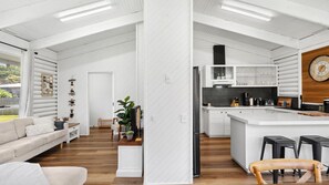 Smart TV, fireplace - Lonsdale By The Sea in Point Lonsdale (Point Lonsdale)