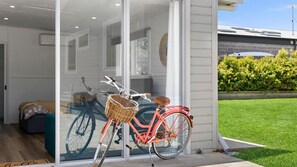4 bedrooms, WiFi, bed sheets - Lonsdale By The Sea in Point Lonsdale (Point Lonsdale)
