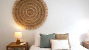 4 bedrooms, desk, iron/ironing board, free WiFi