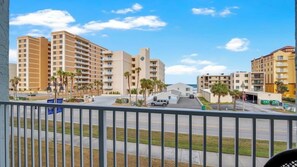 Property grounds - Relaxing Ocean Condo Steps from the Beach (Daytona Beach Shores)