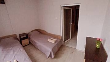 2 bedrooms, WiFi, bed sheets