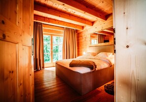 Chalet | 5 bedrooms, individually furnished - Chalet in Tyrol Near Ski-area (Waidring)